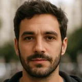 Emanuel Sandi, auteur du guide